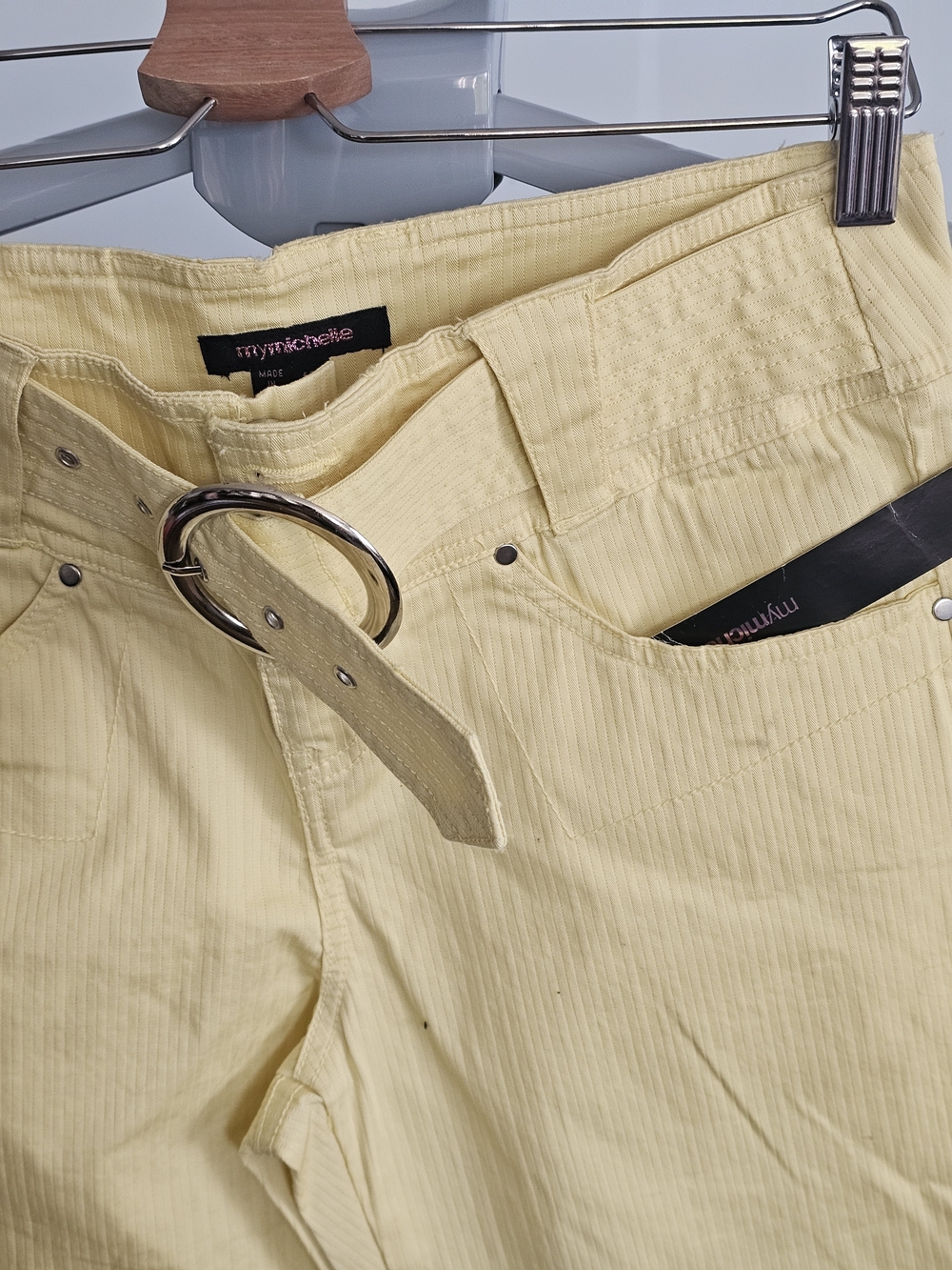 ❗️ MYMICHELLE Light Yellow Cropped Pants with Belt . NWT  ❗️ - Picture 5 of 10